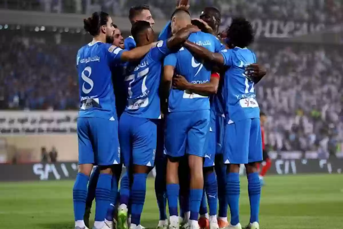 الهلال يخدم الأهلي السعودي