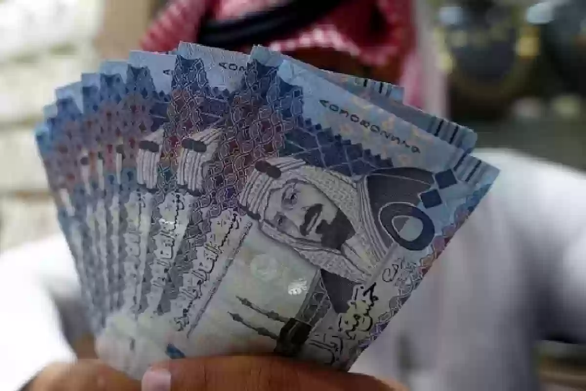 بحلول العيد .. الموارد البشرية تحسم أمر صرف 2000 ريال لمستفيدي الضمان.