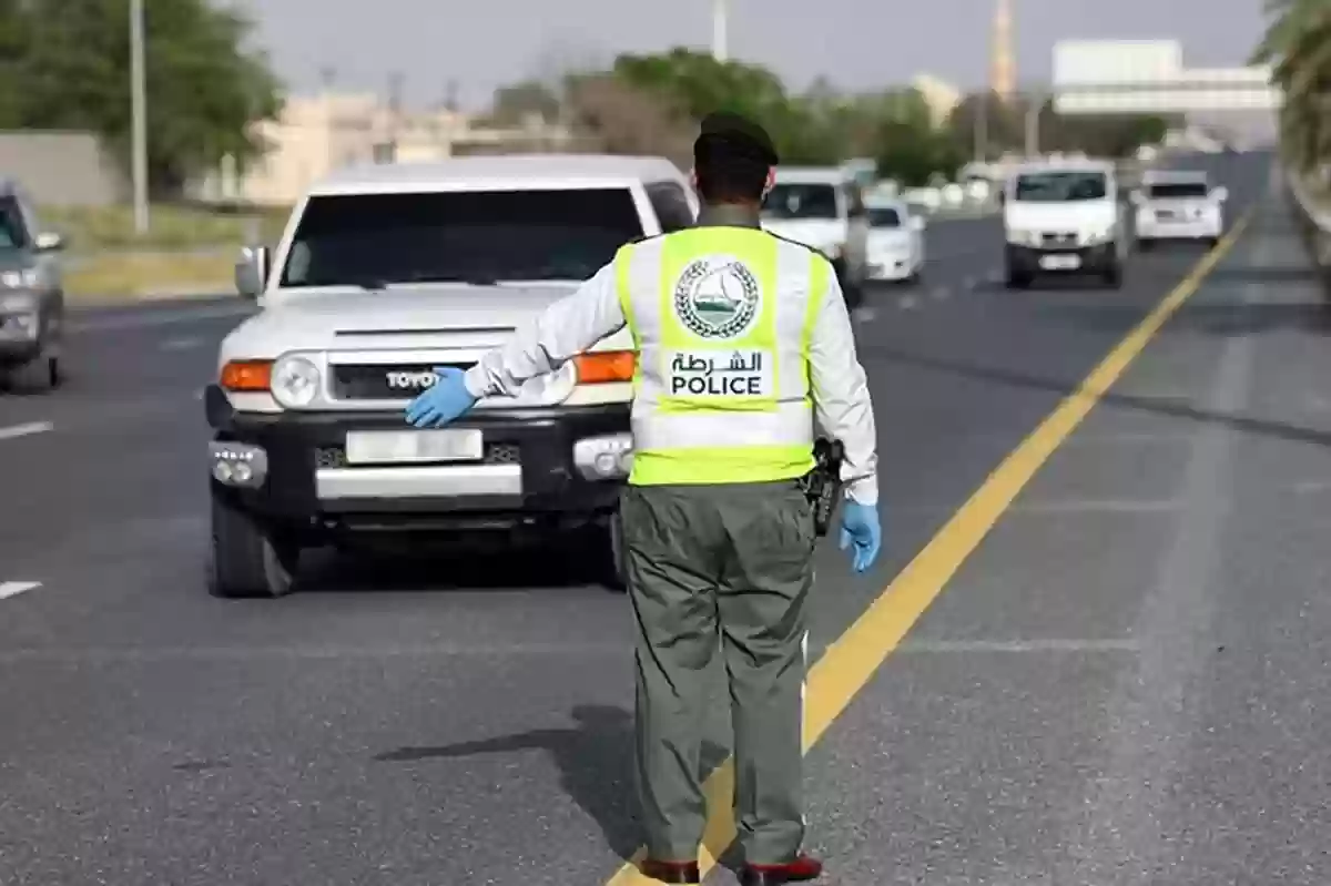 الإمارات تضاعف عقوبة تجاوز الإشارة الحمراء