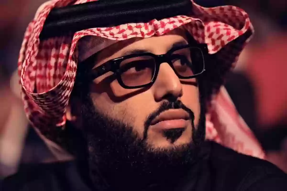 آل الشيخ يسخر ويعلق على وصف السعوديين بالبدويين