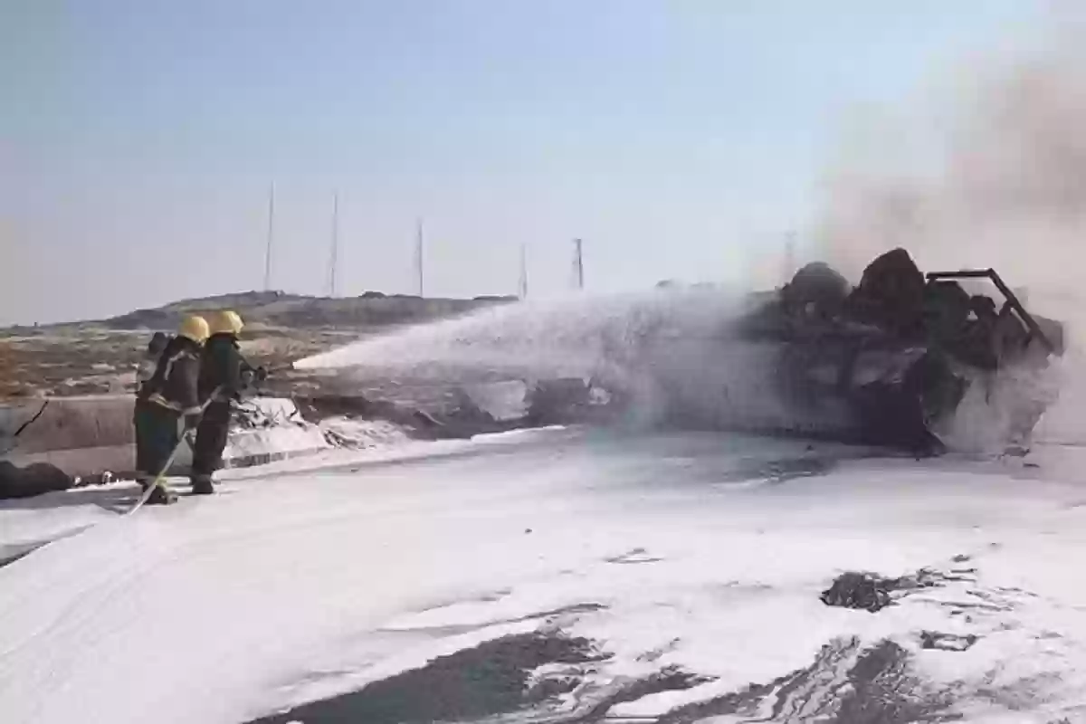 حريق بإحدى المدن الرئيسية بالسعودية يجبر الدفاع المدني